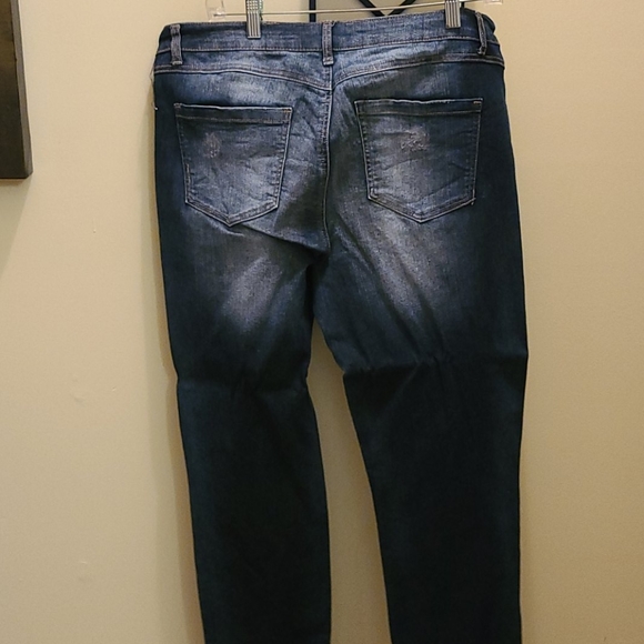 Signature Studio Ripped Jeans - Picture 3 of 3